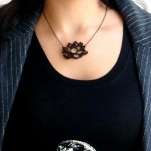 Baronyka Black Lotus Flower Necklace - Lotus..