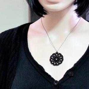 Baronyka Black Flower Pendant Necklace - Acrylic..