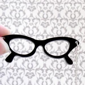 Retro Glasses Necklace - Black Jewelry - Fun..